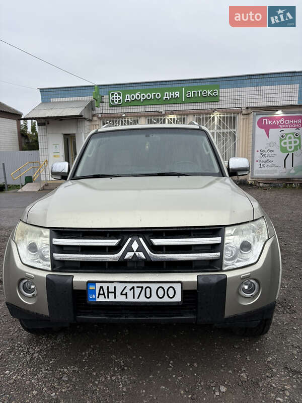 Внедорожник / Кроссовер Mitsubishi Pajero 2008 в Петропавловке