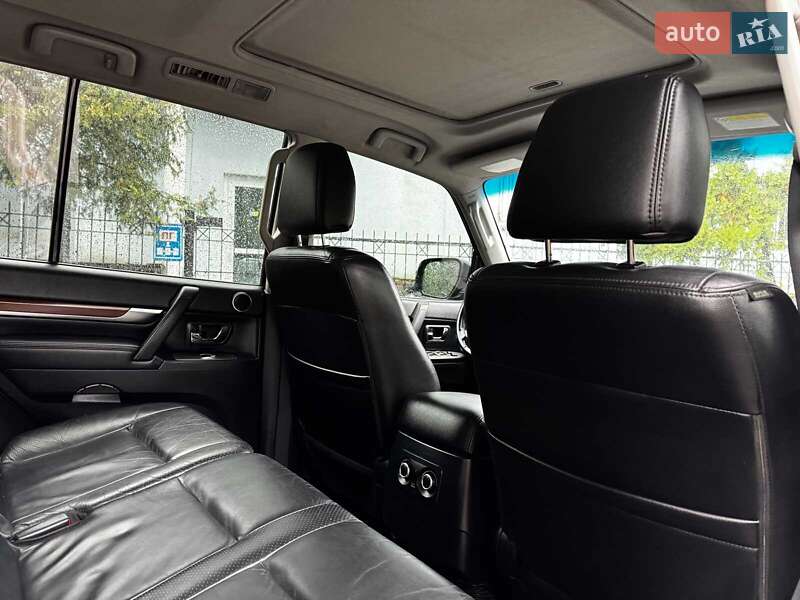 Внедорожник / Кроссовер Mitsubishi Pajero 2008 в Киеве