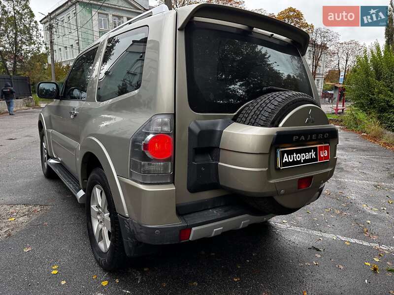 Внедорожник / Кроссовер Mitsubishi Pajero 2007 в Киеве