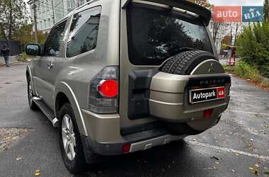 Внедорожник / Кроссовер Mitsubishi Pajero 2007 в 