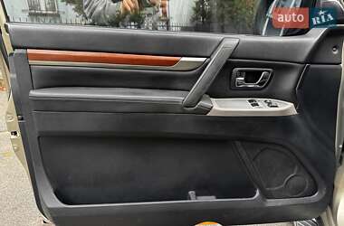 Внедорожник / Кроссовер Mitsubishi Pajero 2007 в 