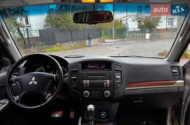 Внедорожник / Кроссовер Mitsubishi Pajero 2007 в 