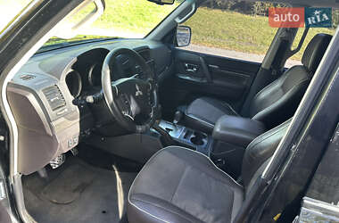 Позашляховик / Кросовер Mitsubishi Pajero 2007 в  фото 27 Позашляховик / Кросовер Mitsubishi Pajero 2007 в