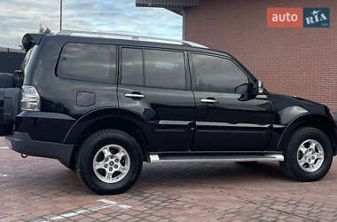 Внедорожник / Кроссовер Mitsubishi Pajero 2007 в 