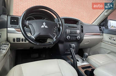 Внедорожник / Кроссовер Mitsubishi Pajero 2007 в 