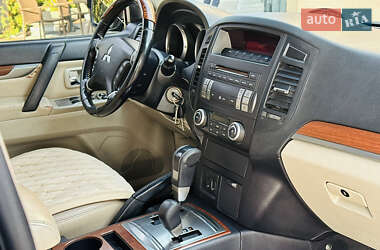 Внедорожник / Кроссовер Mitsubishi Pajero 2008 в 