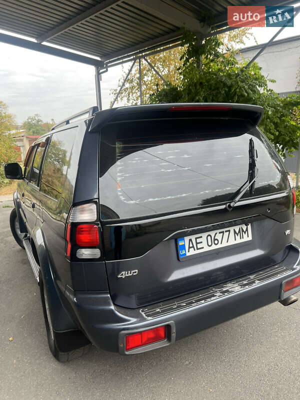 Позашляховик / Кросовер Mitsubishi Pajero 2006 в Дніпрі