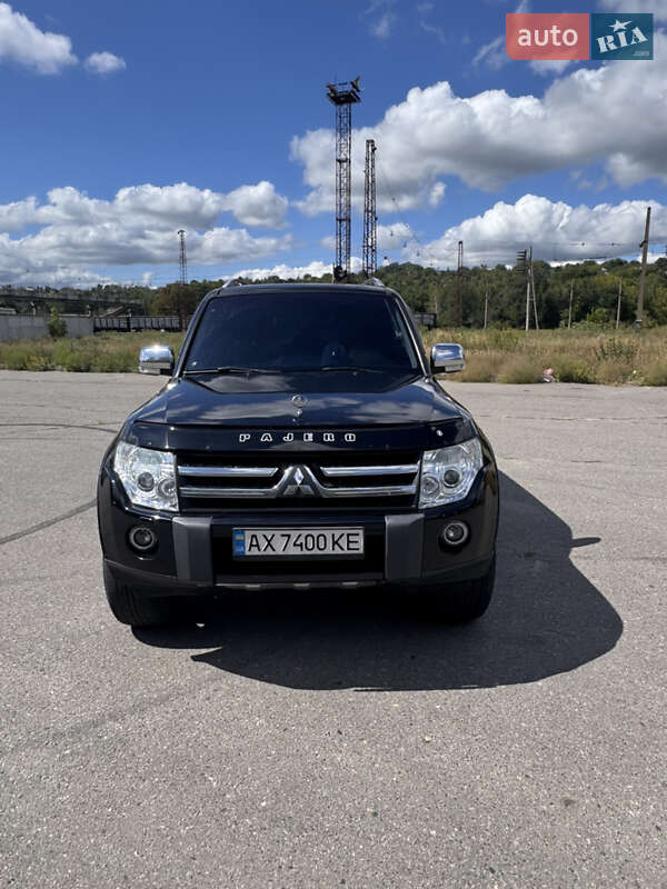 Внедорожник / Кроссовер Mitsubishi Pajero 2008 в Харькове