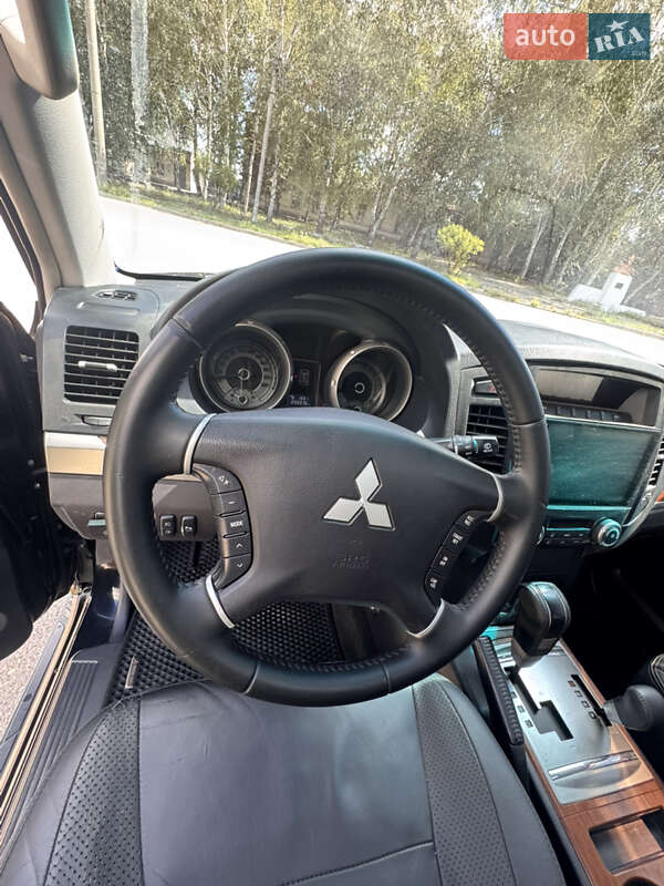 Внедорожник / Кроссовер Mitsubishi Pajero 2008 в Харькове