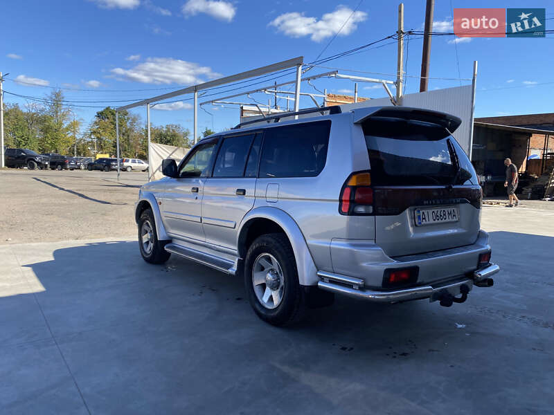 Внедорожник / Кроссовер Mitsubishi Pajero 2002 в Сумах