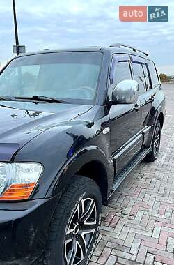 Внедорожник / Кроссовер Mitsubishi Pajero 2007 в 