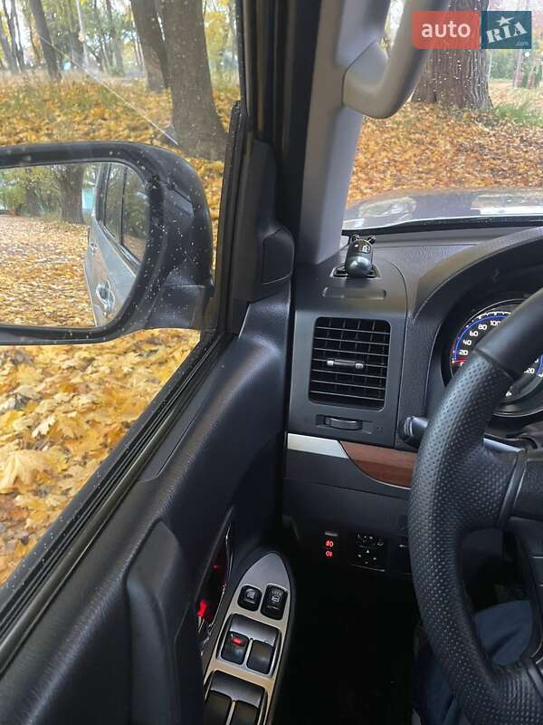 Внедорожник / Кроссовер Mitsubishi Pajero 2010 в Шостке