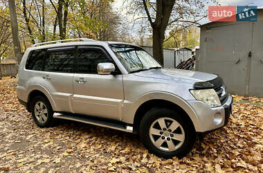 Позашляховик / Кросовер Mitsubishi Pajero 2007 в Харкові