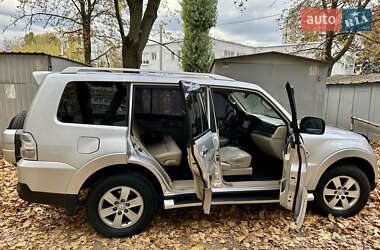 Внедорожник / Кроссовер Mitsubishi Pajero 2007 в 