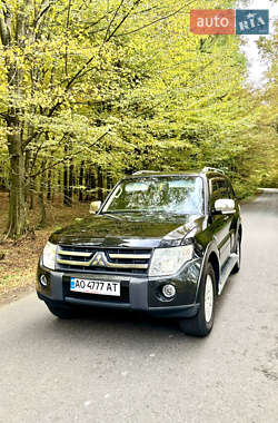 Позашляховик / Кросовер Mitsubishi Pajero 2008 в Мукачевому
