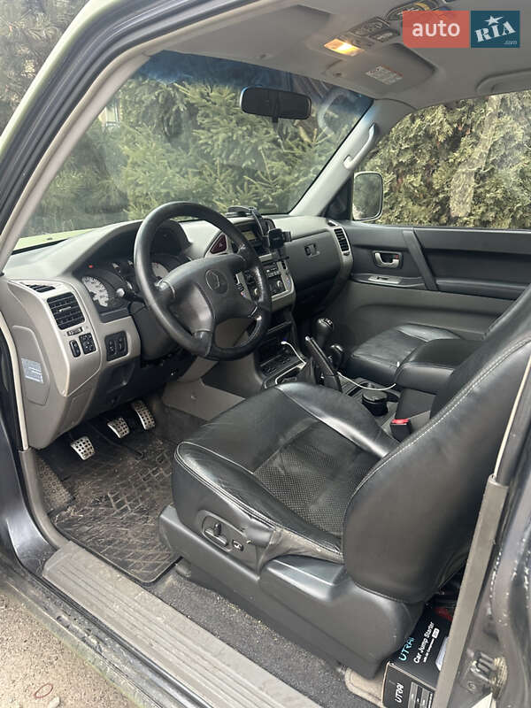 Позашляховик / Кросовер Mitsubishi Pajero 2005 в Києві фото 8 Позашляховик / Кросовер Mitsubishi Pajero 2005 в Києві