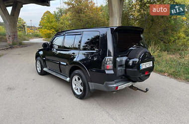 Позашляховик / Кросовер Mitsubishi Pajero 2008 в  фото 2 Позашляховик / Кросовер Mitsubishi Pajero 2008 в
