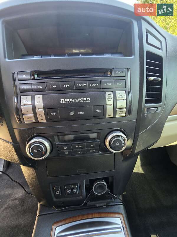 Внедорожник / Кроссовер Mitsubishi Pajero 2008 в Киеве фото 8 Внедорожник / Кроссовер Mitsubishi Pajero 2008 в Киеве