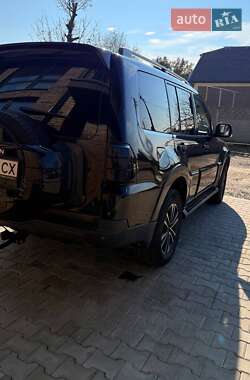 Внедорожник / Кроссовер Mitsubishi Pajero 2007 в 