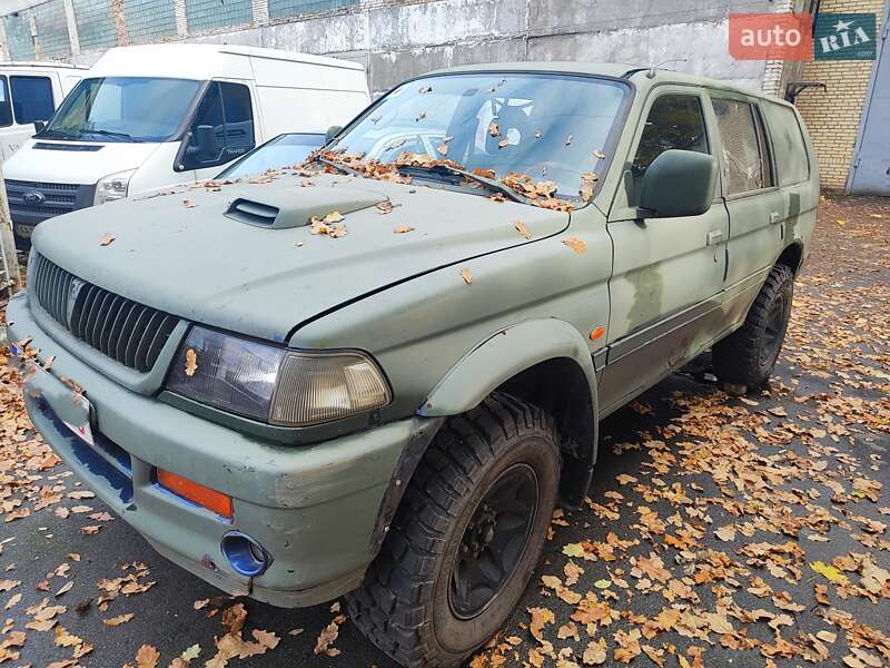 Mitsubishi Pajero 1999