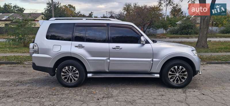 Внедорожник / Кроссовер Mitsubishi Pajero 2007 в Полтаве