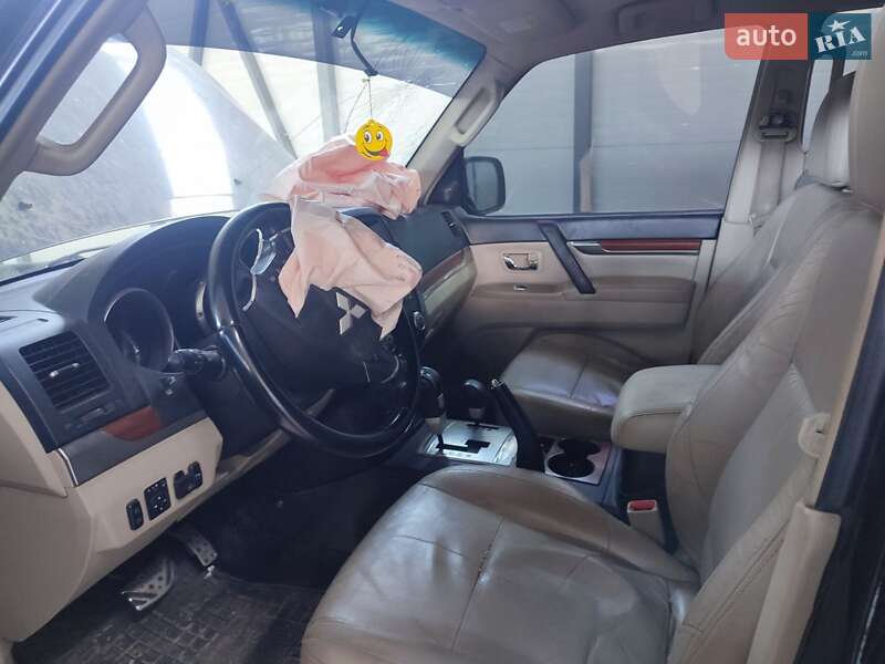 Внедорожник / Кроссовер Mitsubishi Pajero 2007 в Каменском фото 3 Внедорожник / Кроссовер Mitsubishi Pajero 2007 в Каменском
