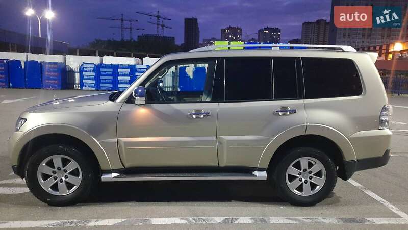 Mitsubishi Pajero 2008