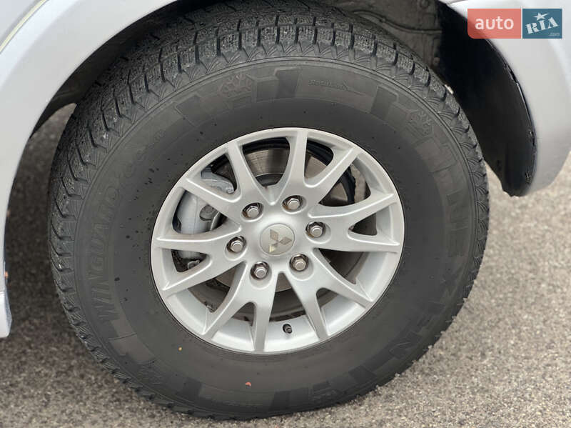 Внедорожник / Кроссовер Mitsubishi Pajero 2007 в Мукачево