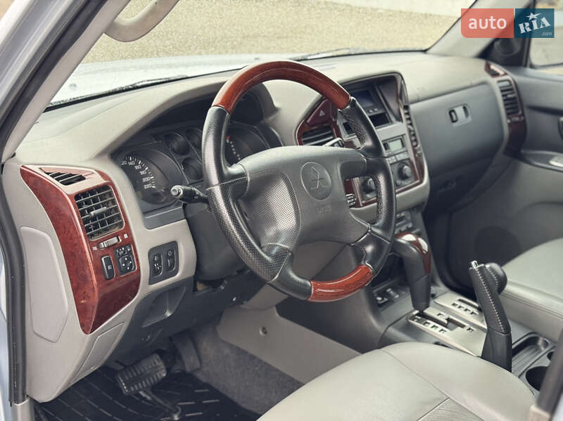 Внедорожник / Кроссовер Mitsubishi Pajero 2007 в Мукачево