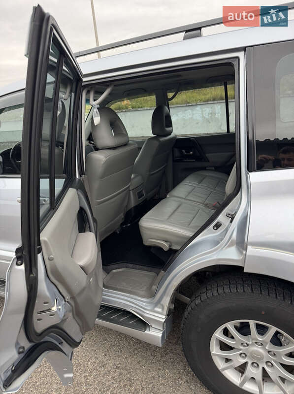 Внедорожник / Кроссовер Mitsubishi Pajero 2007 в Мукачево