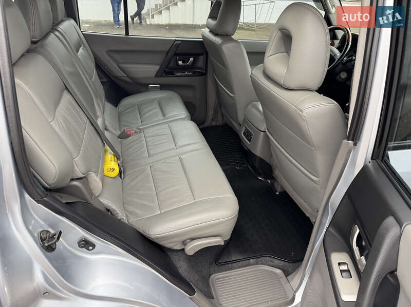 Внедорожник / Кроссовер Mitsubishi Pajero 2007 в Мукачево