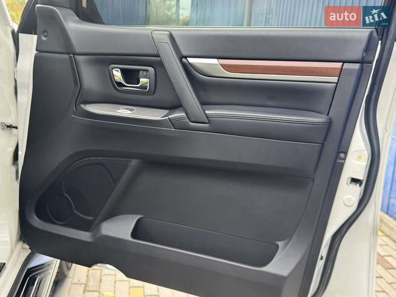 Внедорожник / Кроссовер Mitsubishi Pajero 2008 в Днепре фото 37 Внедорожник / Кроссовер Mitsubishi Pajero 2008 в Днепре