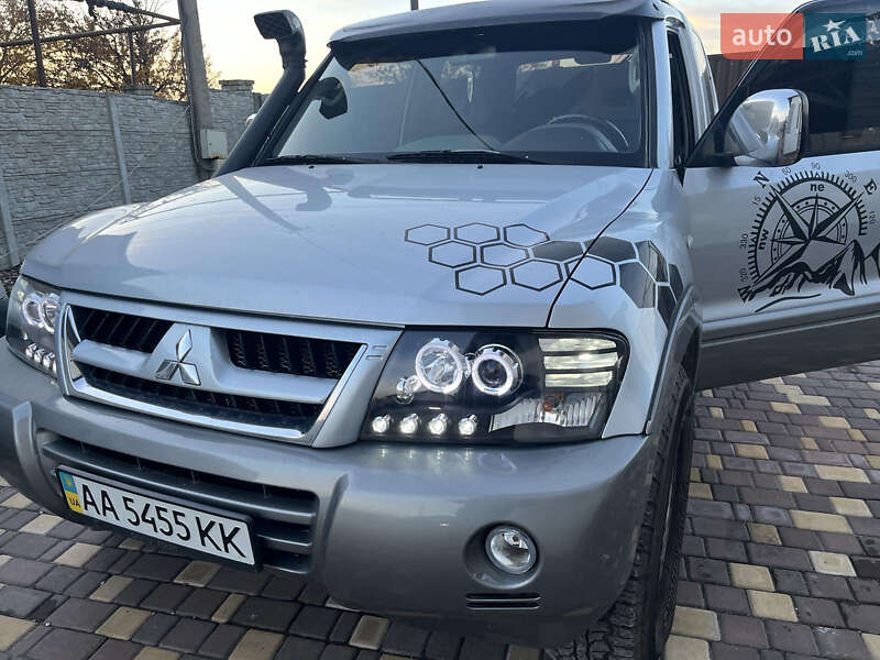 Позашляховик / Кросовер Mitsubishi Pajero 2006 в Дніпрі