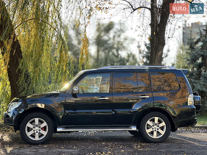 Внедорожник / Кроссовер Mitsubishi Pajero 2007 в Киеве