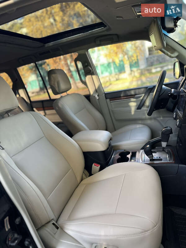 Внедорожник / Кроссовер Mitsubishi Pajero 2007 в Киеве