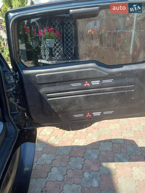 Позашляховик / Кросовер Mitsubishi Pajero 2002 в Новоселиці фото 10 Позашляховик / Кросовер Mitsubishi Pajero 2002 в Новоселиці