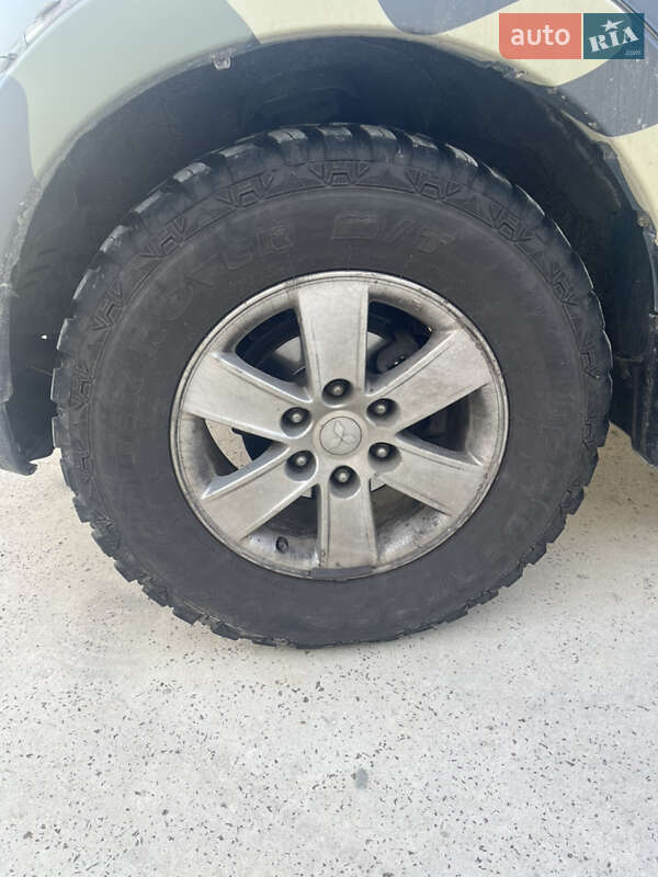 Внедорожник / Кроссовер Mitsubishi Pajero 2008 в Киеве фото 14 Внедорожник / Кроссовер Mitsubishi Pajero 2008 в Киеве