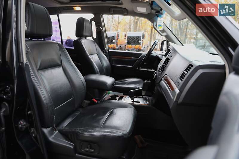 Позашляховик / Кросовер Mitsubishi Pajero 2008 в Харкові