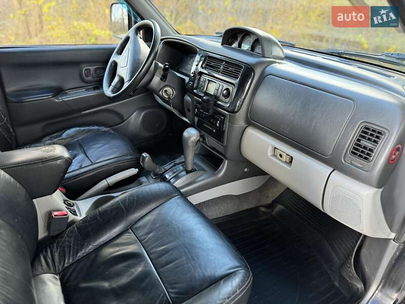 Внедорожник / Кроссовер Mitsubishi Pajero 2004 в Днепре