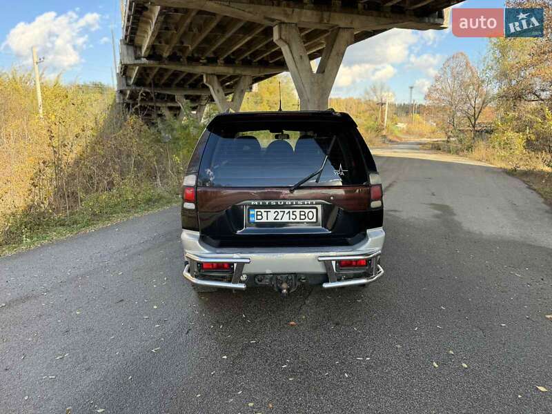 Внедорожник / Кроссовер Mitsubishi Pajero 2004 в Днепре