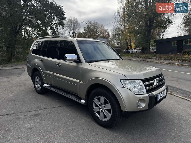 Внедорожник / Кроссовер Mitsubishi Pajero 2008 в Киеве