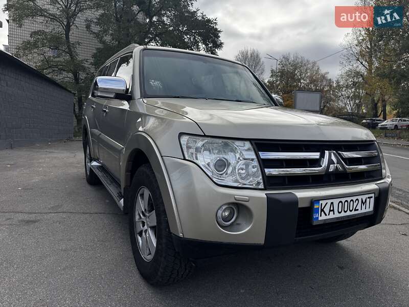Внедорожник / Кроссовер Mitsubishi Pajero 2008 в Киеве