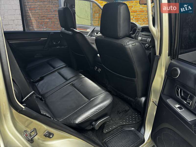 Внедорожник / Кроссовер Mitsubishi Pajero 2008 в Киеве