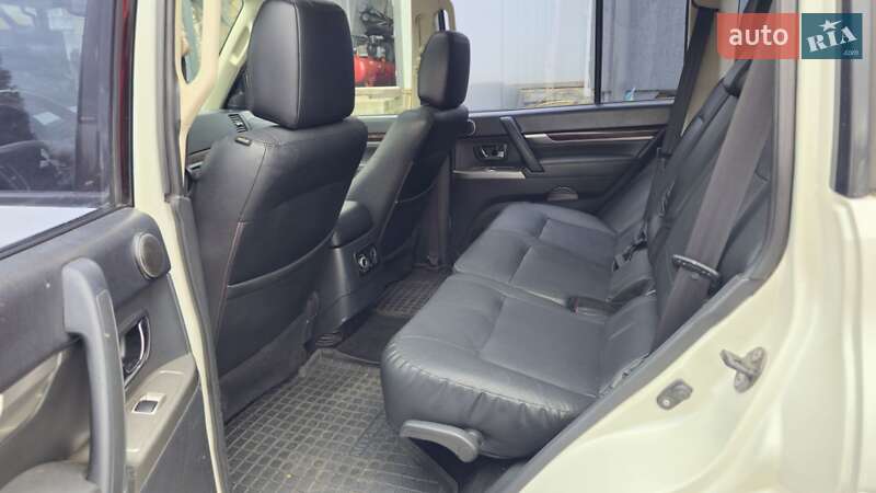 Внедорожник / Кроссовер Mitsubishi Pajero 2013 в Львове фото 3 Внедорожник / Кроссовер Mitsubishi Pajero 2013 в Львове