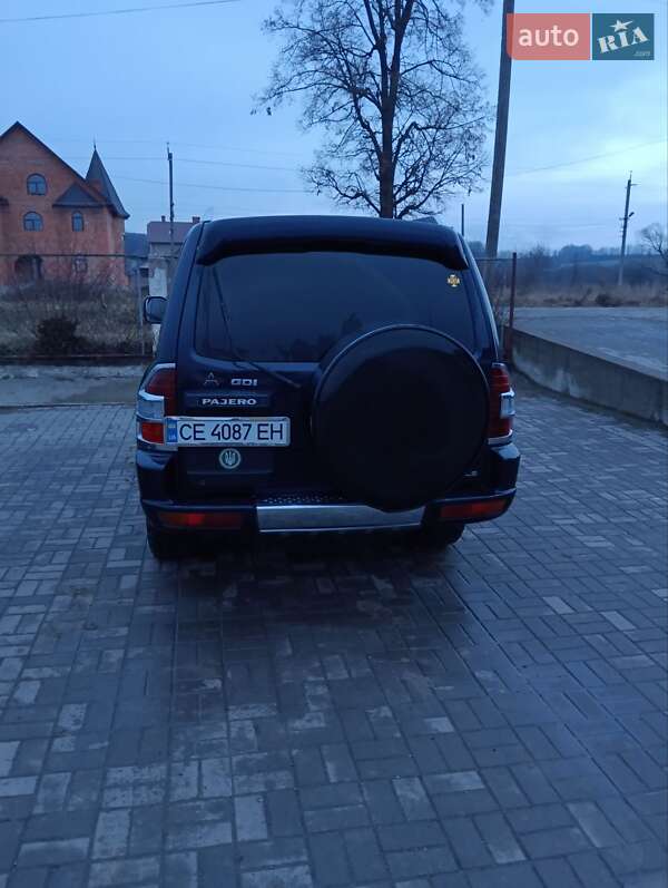 Позашляховик / Кросовер Mitsubishi Pajero 2001 в Чернівцях