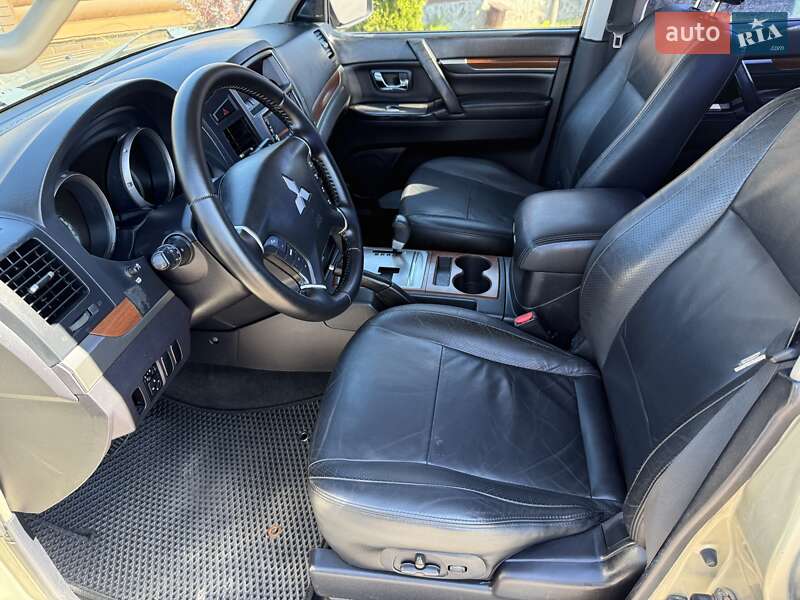 Внедорожник / Кроссовер Mitsubishi Pajero 2008 в Борисполе фото 52 Внедорожник / Кроссовер Mitsubishi Pajero 2008 в Борисполе