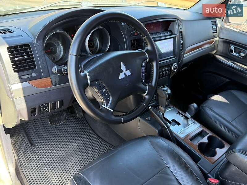 Внедорожник / Кроссовер Mitsubishi Pajero 2008 в Борисполе фото 57 Внедорожник / Кроссовер Mitsubishi Pajero 2008 в Борисполе