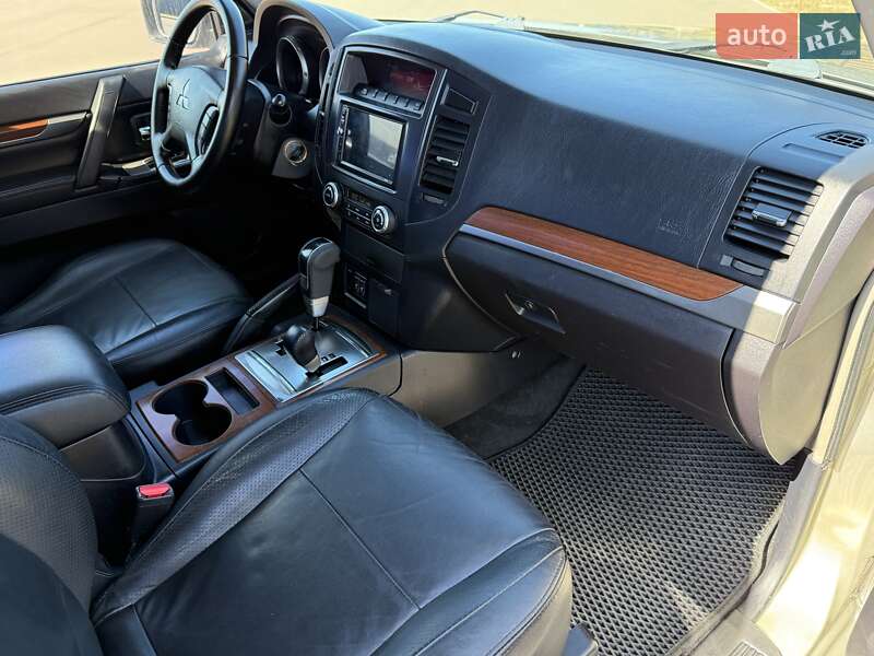 Внедорожник / Кроссовер Mitsubishi Pajero 2008 в Борисполе фото 68 Внедорожник / Кроссовер Mitsubishi Pajero 2008 в Борисполе