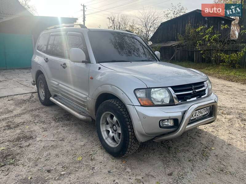 Внедорожник / Кроссовер Mitsubishi Pajero 2001 в Киеве