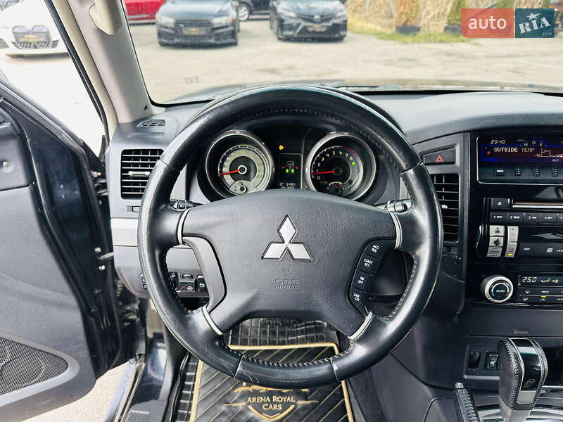 Внедорожник / Кроссовер Mitsubishi Pajero 2007 в Харькове